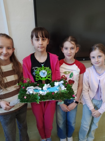 5aa103c6-cb59-4935-ba16-3d679eaf9b56