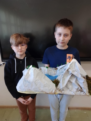 f6b6cb2d-b8b3-48d0-ad49-070d7f2be8cf