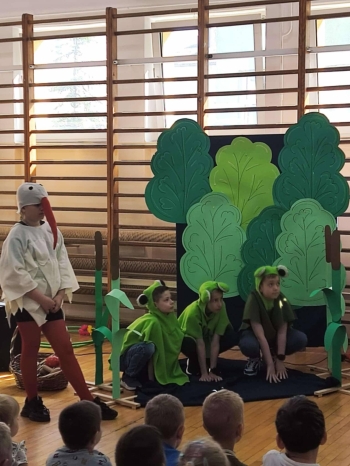 a9865de3-baf6-46ef-86f3-54c0405de09f