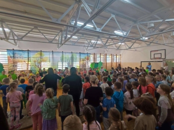 b4282b4e-0809-4de9-8f4c-f92af1579907