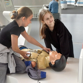 ac043369-5a09-4293-a24b-e09372e10031