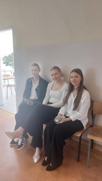 75e16aa6-e043-4ad4-891a-f977e8d80069