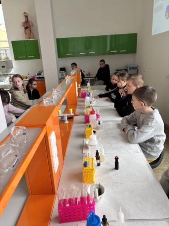 ef30ce9c-bb49-4933-87df-1f619dd0b989