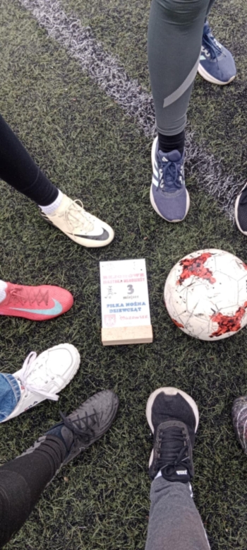 d5827bd2-884d-4763-81b8-35e1069dc008