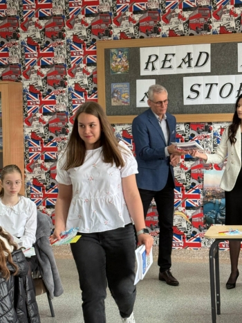 f8587dd1-5f74-44d6-afac-c7f32862ce31