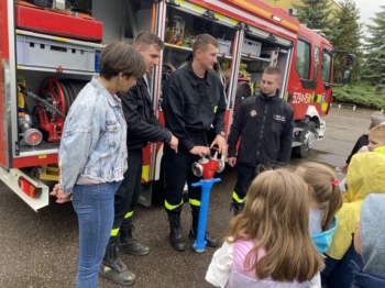 e1e905e6-8504-4688-8aa0-af45a5c2eb70