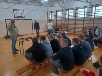 ee7c3a1a-1a85-4ebf-85b4-fdbd0eddbe18