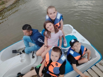 02ff9654-7d62-4661-99f3-a2a3444f6623