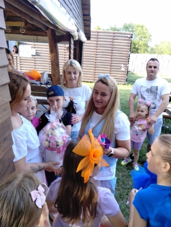 672d2c06-532e-4b4a-81c6-e932c1f9fe2f