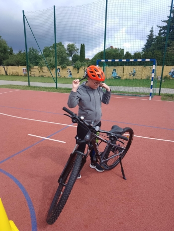 41ff53d9-6942-4f78-90cf-022f7f25e756