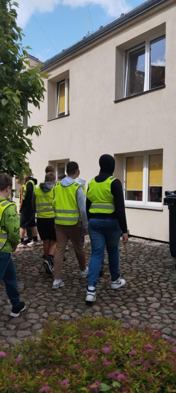 04139b53-5bdf-4cca-914e-7f73571ab472