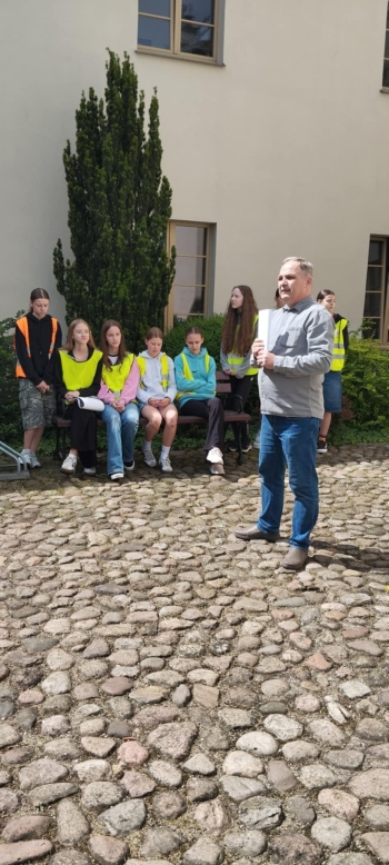 bab0900d-57ef-4826-9bb1-5e9f9abc7ff0