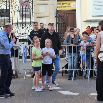 ad82c5a4-a889-42c4-a6b0-16fe9e848645