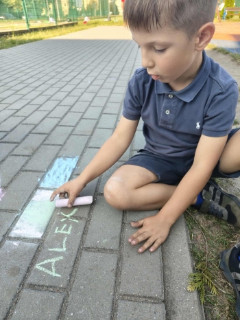 2b74694d-e8bc-4e32-8c23-efc0a5b51593