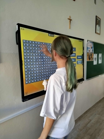 c7f49801-e0d7-44b7-b647-96f5eba4825c