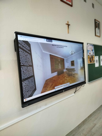 f2990e94-2e53-43d0-8f31-1e61709ceb55