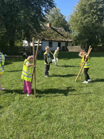 4b3b65cb-ef86-46b3-a994-ba119277079c