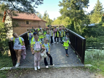 b4a42123-7feb-4330-9dde-7d7281cf0caf