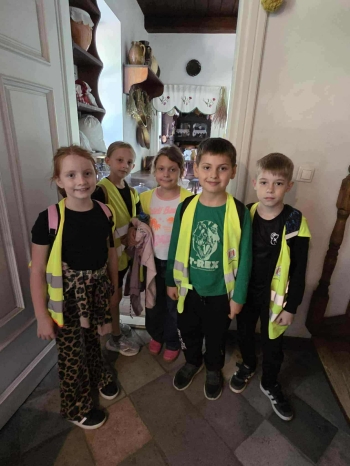 fb779bb3-a6fb-4620-af8c-f6d0411e1619