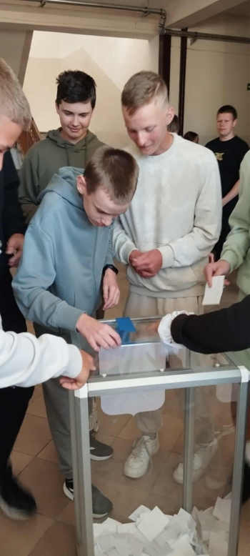 976a120f-4149-4e4d-9a80-d7e83eee31a7