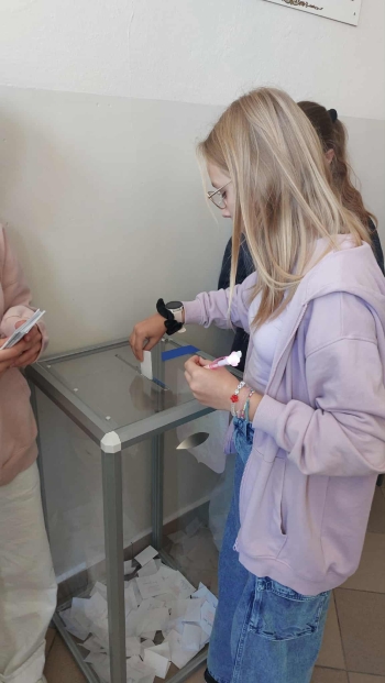 f2ad30bc-d1a2-4684-bb58-c1dac38cf1eb