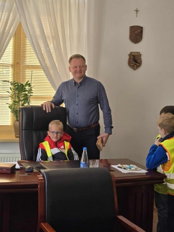 b4bec4ad-400f-4422-9e72-3ee5eaf4dcd9