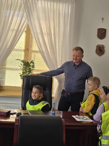 f5ce30b9-a34d-443b-852e-857fbd7b7b2f