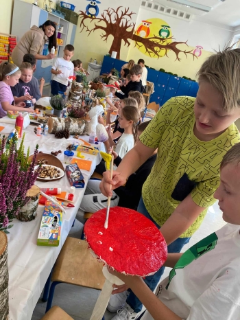 a7bb9b3e-a69b-41f3-88b9-d50963875707