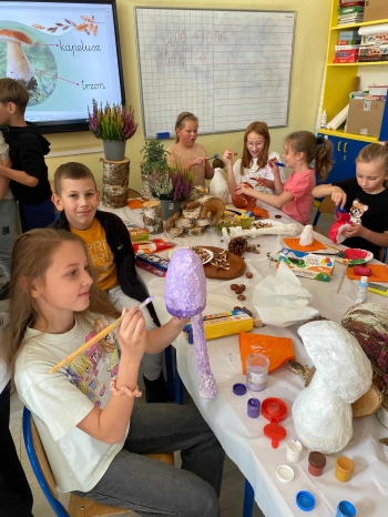 e1587461-8bb0-42c5-856c-b55a63a2c620