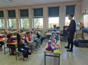 f6370d23-5f17-40a7-823f-f268135d1fca