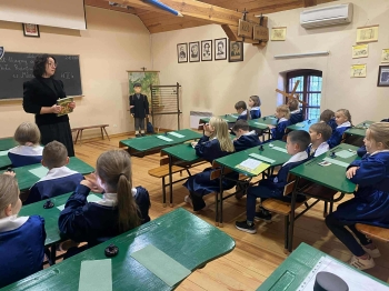 a64951ee-7c0e-46e0-afc6-a49d9c13d63b