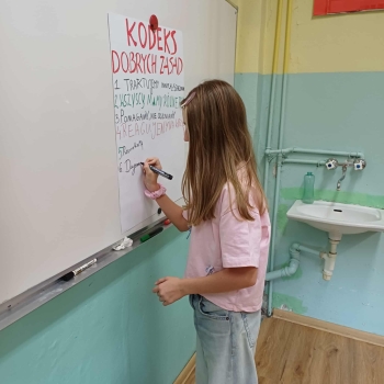 c0ddd653-c611-404f-a7a5-aa5e4c9b67b2