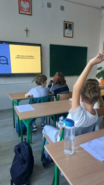 e8799500-f355-43bb-83ba-734edb8372ef