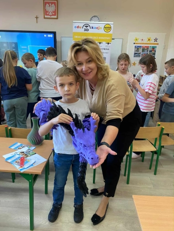 f42037c1-4284-48d1-8eb5-01797c371cfb