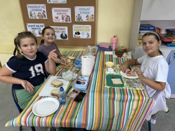 5dce04d9-cf3d-4fa6-8fa2-4e9899c32a4c