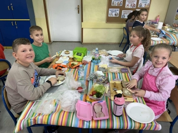 7605258d-1cbc-46a8-aa60-fa1654031995