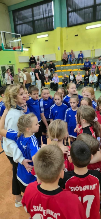 aba1f081-3dbb-44a5-9c45-5793fcc75876