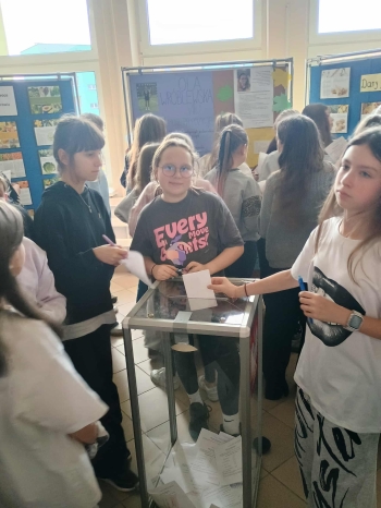 47baa5d8-906a-4123-8d31-d0834a8ebb3b