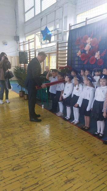 e9a09c95-764f-40df-b811-e6a53e1a8e3b