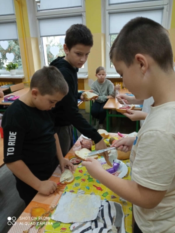 1f55c88d-7f2d-4d0a-94d6-51504ff83c9b