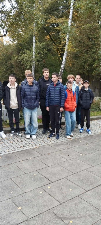 541f58f0-aa73-4364-9707-23d42704f181