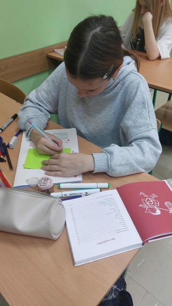 b9a25405-0916-4b2b-bc33-18d967591d3f