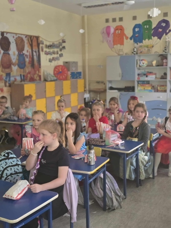 fb28a518-df31-40df-9881-40092567a57d