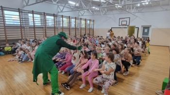 b1366dfc-ff45-4520-80be-b7e9165b99f0