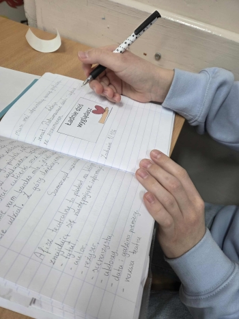 8cb731ab-9b76-4a7a-8bd3-6cce6c5f40d2