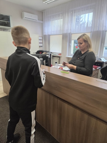 5a6aeeee-bee5-409d-ae0f-5acdc6806895