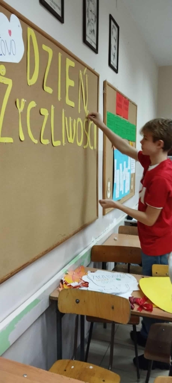 e1bf8ffb-72f1-4e19-a00b-7abb366e2857