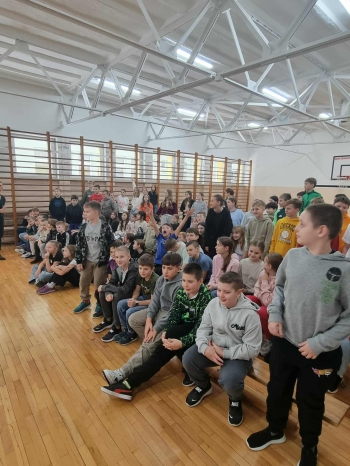 2d2600b8-5aca-469a-86ae-5c06bacee222