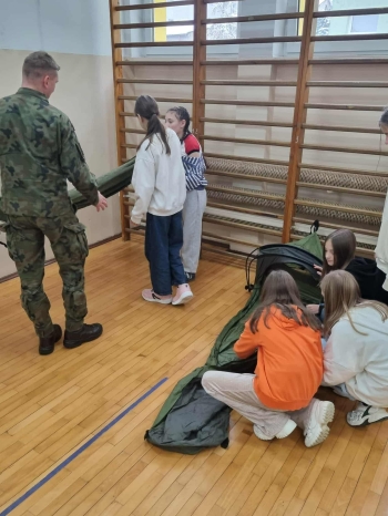 b08fde90-273c-4a1f-93d4-3678671bf5c7