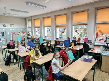 7a125a37-7bff-4b44-8322-22fdfa3fd357